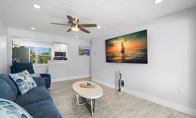 Siesta Key Condo | Waterfront Condo with Pool and Sunset Views - Rated 9.8/10