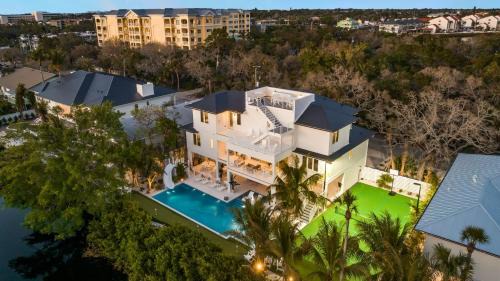 Siesta Key House | Experience Siesta Sun Sets: Oceanfront Bliss Awaits You