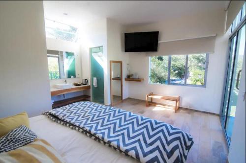 La Laguna Hotel | Discover Siete Cielos: Family-Friendly Retreat Rated 9/10