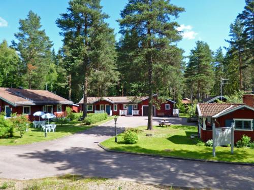 Sifferbo Resort | Cozy Sifferbo Stugby: 9/10 Rated with Hot Tub & Breakfast