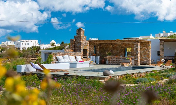 Apollonia Villa | Exceptional Sifnos Themonies: 4-Star Pet-Friendly Retreat