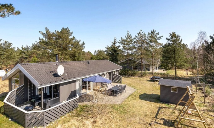 Torup Strand House | Oceanfront Bliss at Sighbiorn – Steps from the Sea