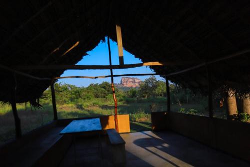 Sigiriya Resort | Pet-Friendly Sigiriya Rock Gate Resort with Spa & Dining