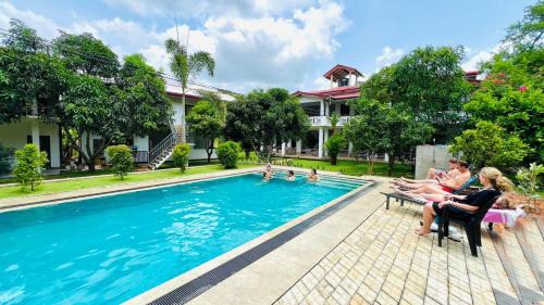 Sigiriya House | Discover Sigiriya Sun Shine Villa: 5-Star Oceanfront Retreat