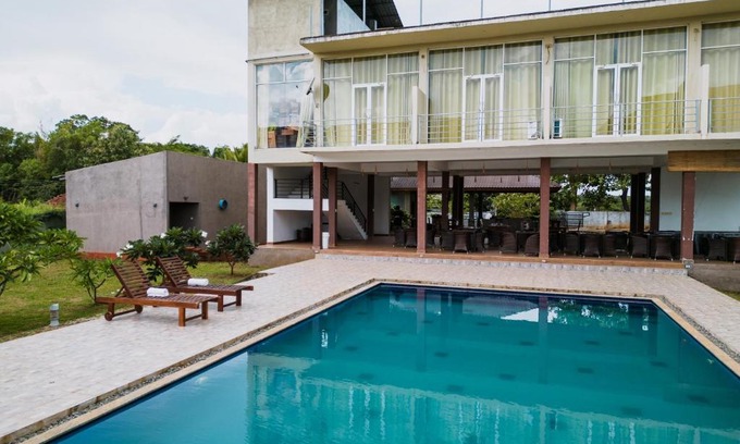 Inamaluwa Resort | Family-Friendly Sigiriyaaya Hotel with Pool & Breakfast