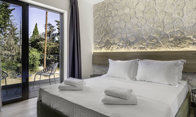 Sivota House | Relaxing Sigma Luxury Rooms with Pool & Ocean Views