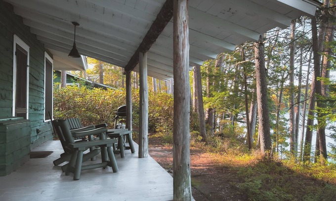 Meacham House | Cozy Signature Cabin 3 with Lake View and Pool Access