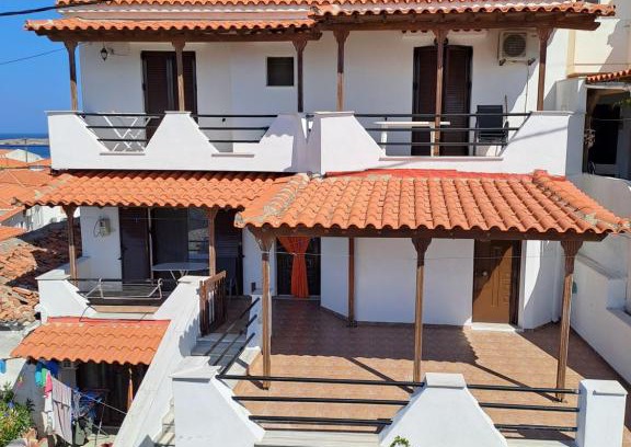 Sigri Apartment | Discover SIGRI'S BEAUTY: Family-Friendly with Hot Tub
