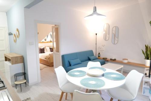 Caltagirone Apartment | Top-Rated SIKELIA Apartment: Perfect for Families