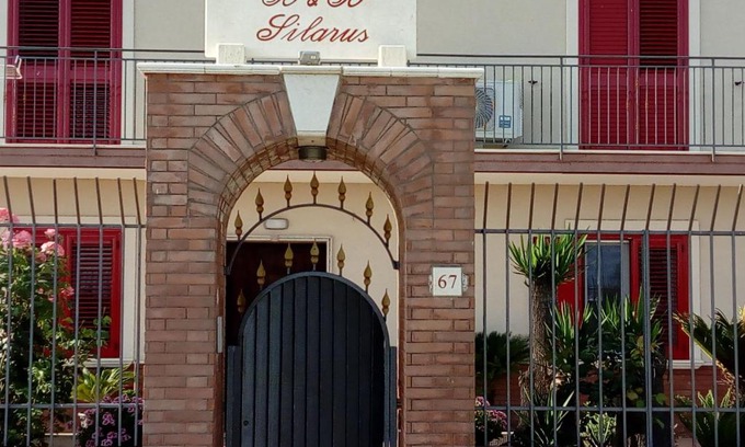 Capaccio Scalo Bed & Breakfast | Ideal Silarus B&B: Family-Friendly with Kitchen Amenities
