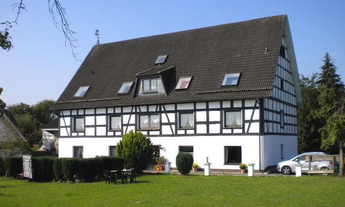 Silbecke Apartment | Scenic Apartment with Panoramic Views & Pet-Friendly Amenities