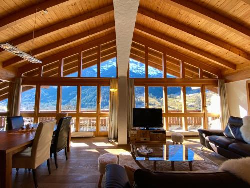 Grindelwald Apartment | Elegant Silberhorn: 4-Star Family-Friendly Retreat