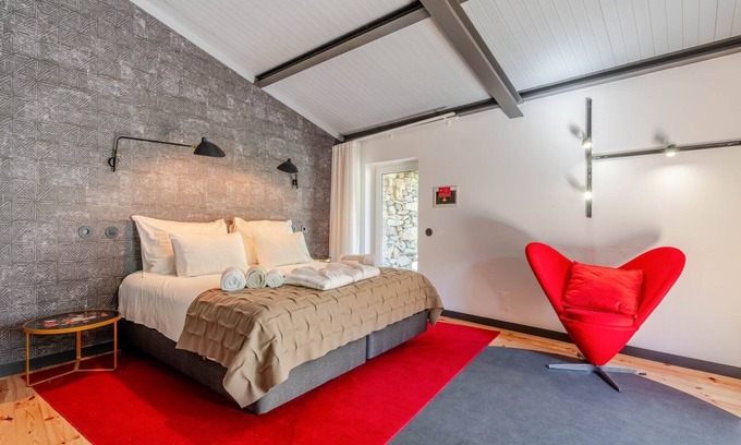 Leomil Apartment | Silence Room at The Mill Retreat by PortugalActive