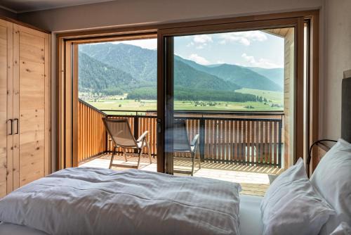 St. Valentin auf der Haide House | Elegant Oceanfront Chalet LAIET with Spa & Hot Tub