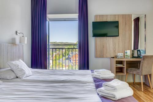 Krynica-Zdroj Resort | Inviting Stay at Silesia Krynica with Pool and Restaurant