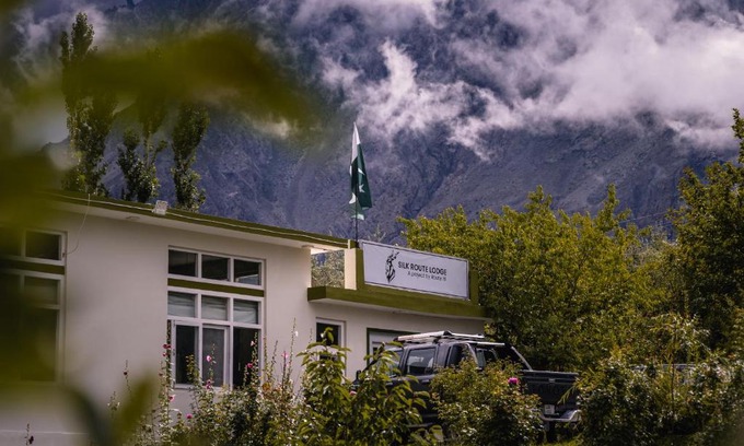 Gulmit Hotel | Discover Silk Route Lodge: A 5-Star Pet-Friendly Retreat