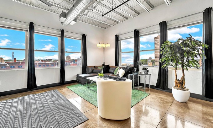 Brazos Condo | Unforgettable Stay at Silos Studio - Rated 10/10 with Amenities