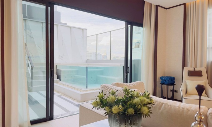 Khlong Tan Hotel | Elegant 5-Star SILQ Hotel with Spa and Pool Access
