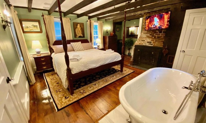Salem Hotel | Discover Silsbee's by Daniels House: Family-Friendly Retreat