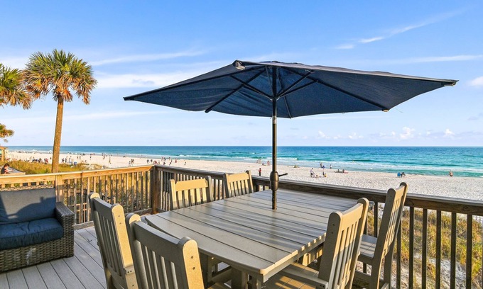 Fort Walton Beach - Destin House | Beachfront Silver Beach Retreat - Rated 10/10 with Ocean View