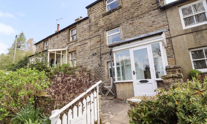 Lofthouse House | Enchanting Silver Hill Cottage: Rated 9.1/10 by Guests