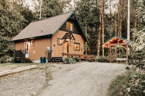 Maple Falls House | Silver Lake Cabin #67 - Hot Tub - Pets Ok - Wi-Fi