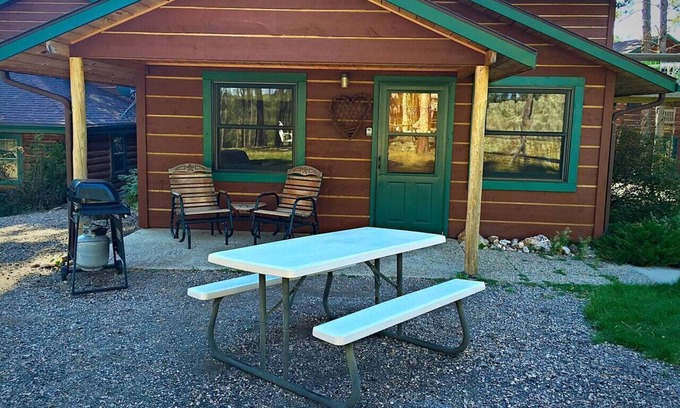 Rapid City Cabin | Ideal Silver Moon Black Hills Cabin with Pool & Kitchen