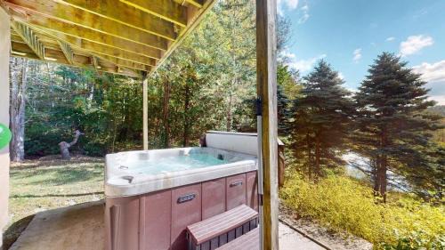 Pittsfield House | Family-Friendly Silver Spring Chalet near Killington Slopes