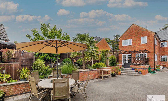 Markfield House | Silver Stag Properties: Pet-Friendly Retreat with Pool