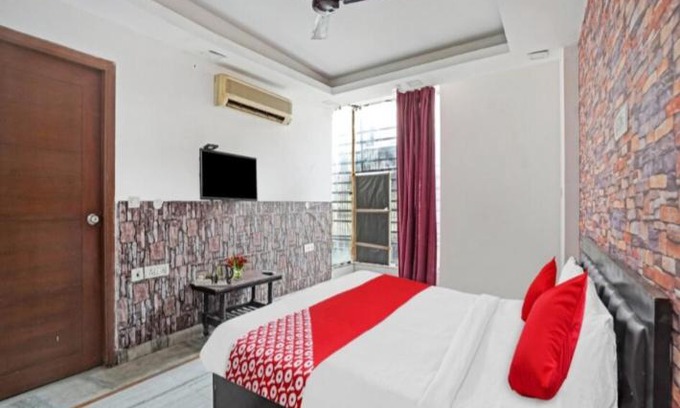 Malviya Nagar House | Family-Friendly Getaway at Silver Villa Near Attractions