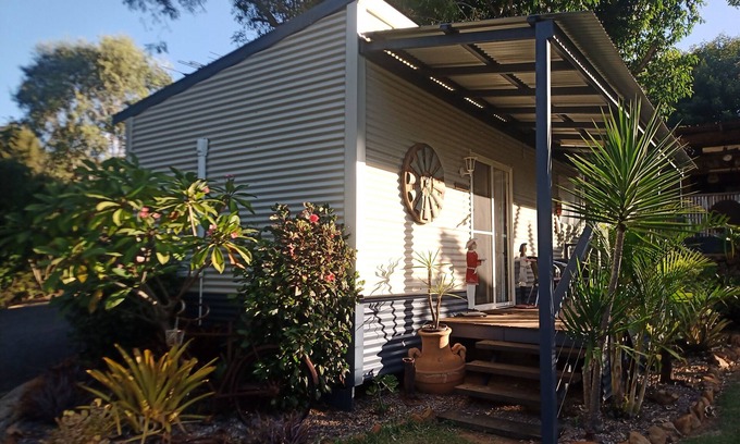 Hamilton Creek House | Pet-Friendly Silver Wattle Caravan Park – Rated 9.6/10