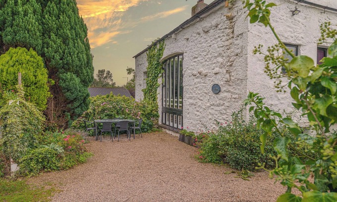 Silverdale Cottage | Discover Silverdale Cottage: Oceanfront Escape in Lake District