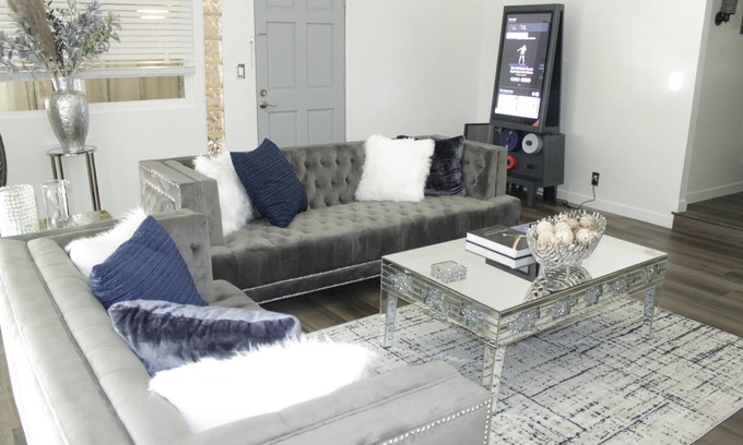 Sunset Junction House | Discover the Silverlake Shabby Chic Treehouse Experience
