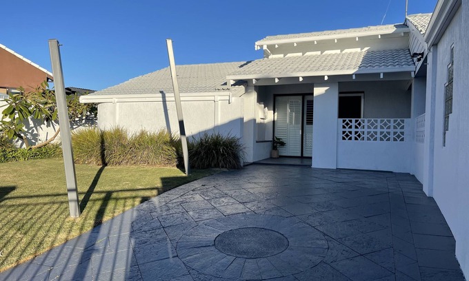 Silver Sands House | Exceptional SilverSands Beachhouse: 100m to the Ocean