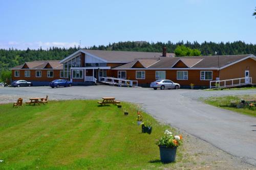 Bay Roberts Hotel | Pet-Friendly Silverwood Inn Hotel in Bay Roberts Awaits You
