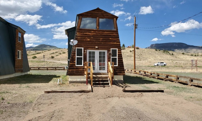 Creede Cabin | Inviting Silvery Lupine Cabin 5 with Spa & Pet-Friendly Perks