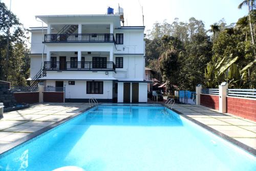 Thariyode Resort | Discover Silvery Moon Grand Villa with Pool & Dining Options