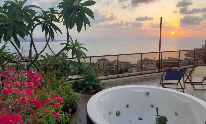 Ghazir Apartment | Silvia's Romantic Loft with Private Jacuzzi & Ocean View