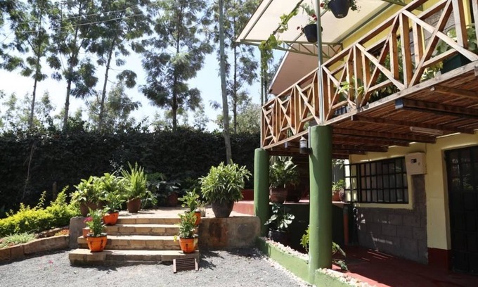 Ngong Bed & Breakfast | Budget-Friendly Simani Guest House with Breakfast & Kitchen