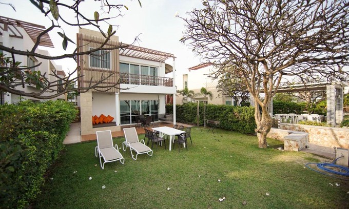 Bang Kao House | Discover Simantra Private Villas with Oceanfront Amenities