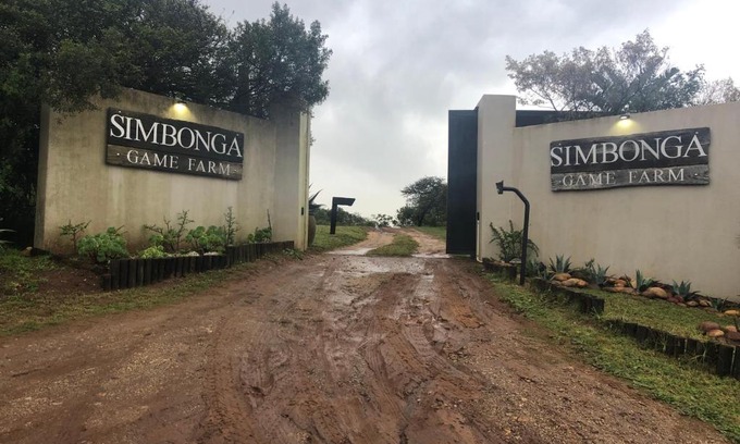 Loerieheuwel Apartment | Discover Simbonga Game Reserve & Sanctuary - Rated 9.3/10!