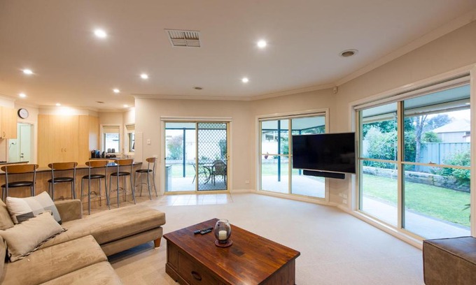 Moama House | Family-Friendly Simms Retreat - Guest Rated 10/10