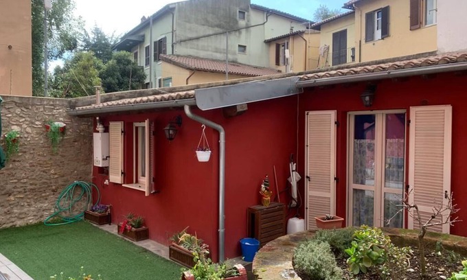Terni House | Family-Friendly Retreat at Simo's Little House Awaits