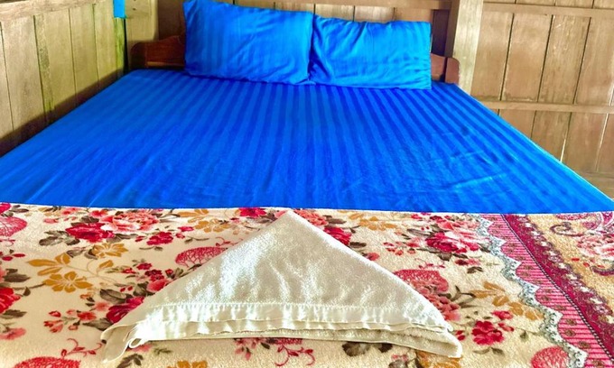 Koh Tonsay Bed & Breakfast | Experience Serenity at Simone Rabbit Island with Breakfast