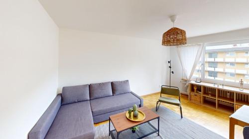 Albisrieden Apartment | Simple 1 Bed Apartment with Balcony