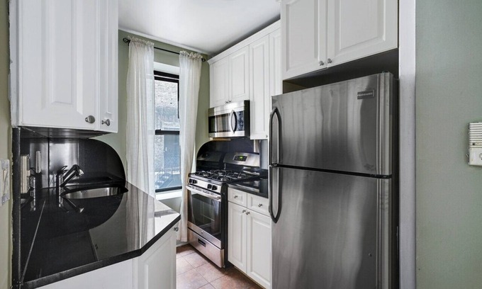 Manhattan Valley Apartment | Kid-Friendly Apartment #549 with Full Kitchen Amenities