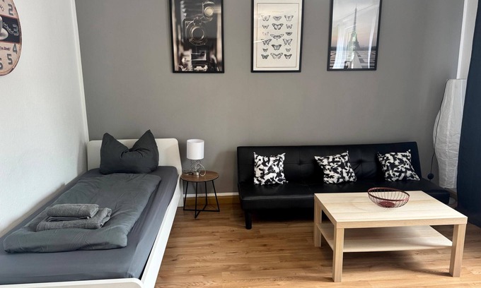 Ortslage Trotha Apartment | Simple apartment "Tom" in Halle with 3 bedrooms and parking space
