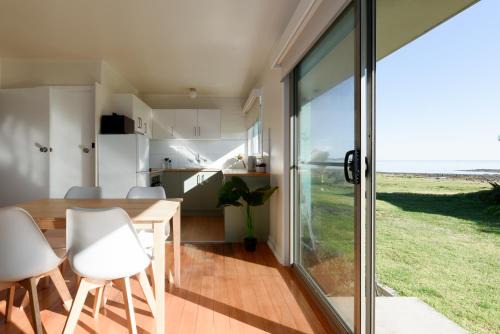 Low Head House | Simple & Comfortable Coastal Retreat