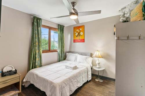 Airport Heights Community Council Bed & Breakfast | Cozy Deluxe Private Room with Kitchen & Pet-Friendly Stay