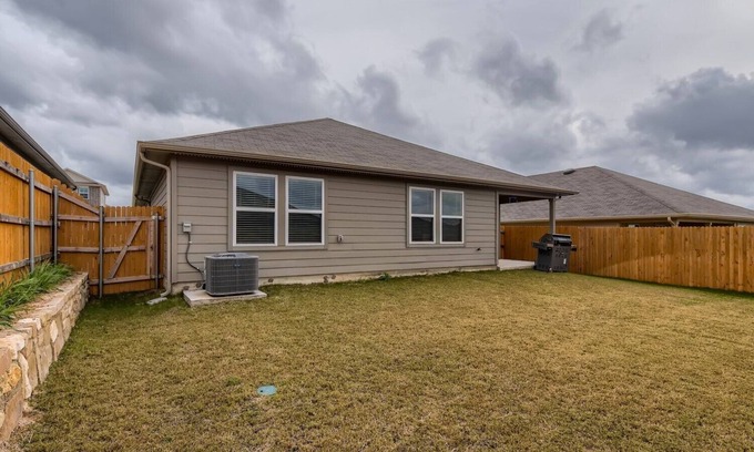 Austin House | Convenient Home Near Airport & Tesla - Pet-Friendly Stay